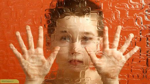 چگونه کودک مبتلا به اوتیسم را تشخیص دهیم؟