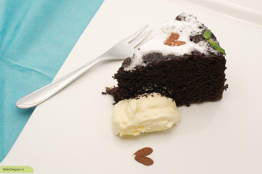چگونه کیک شکلاتی بپزیم؟